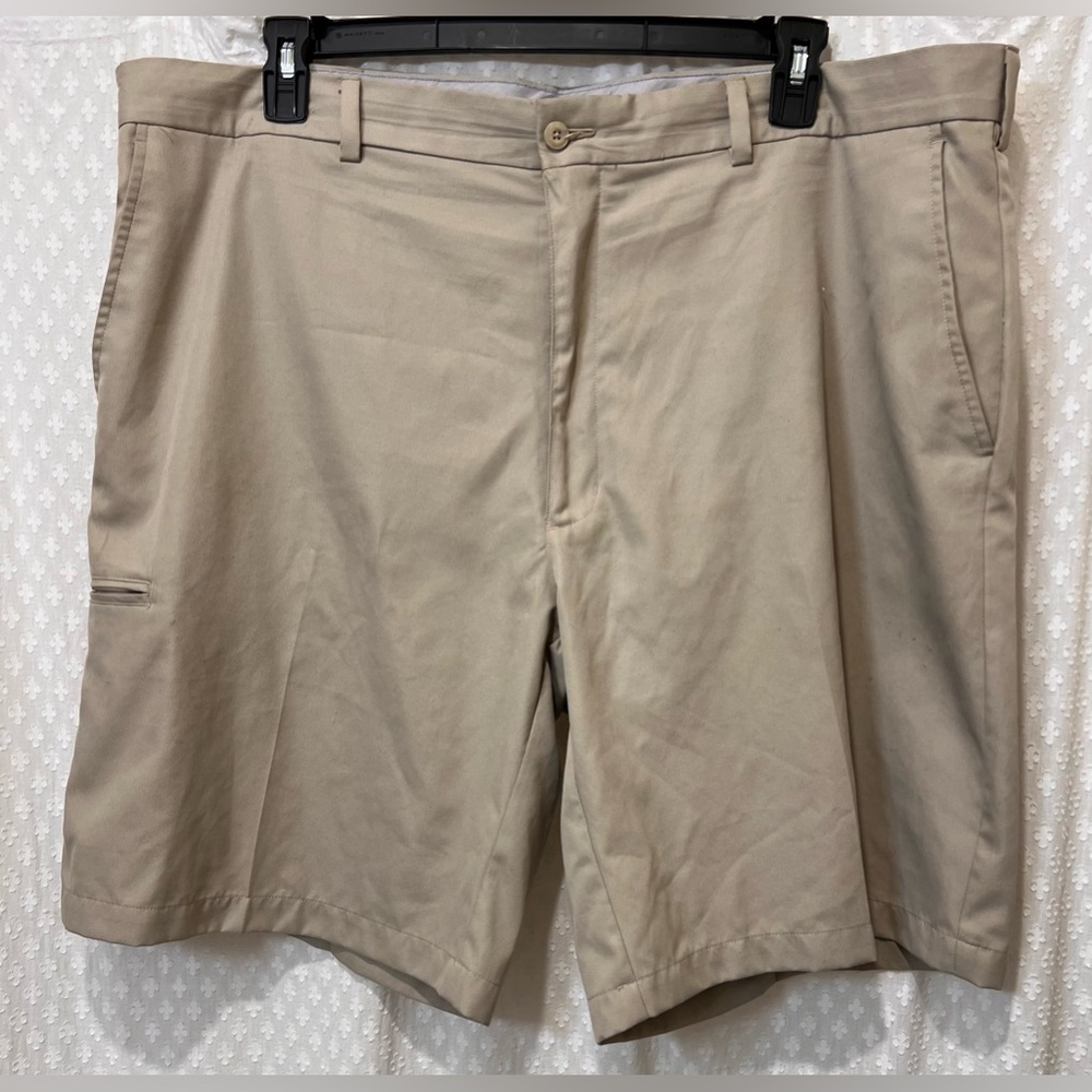 Men's PGA Tour‎ Beige Bermuda Shorts with Score Pockets 42